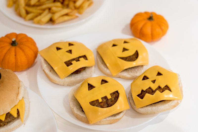 The kids will love these fun halloween burger monsters, and they are quick and simple to put together for a delicious halloween lunch.