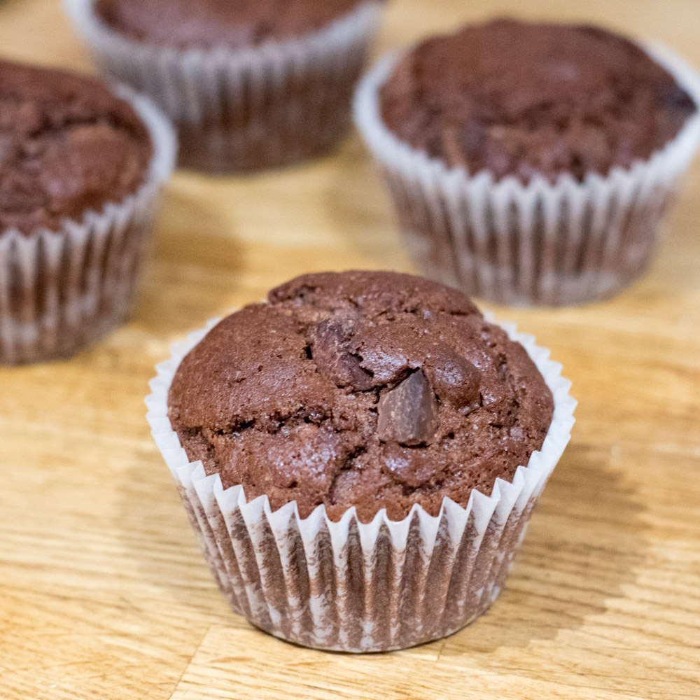 The BEST muffin recipe. This basic recipe is DELICIOUS and is made from just 6 budget ingredients. They are perfect for quick and easy desserts. They freeze well too, meaning they are perfect for lunchbox treats, afternoon snacks or coffee mornings | Hannah @ Thriftyish - making family life, thrifty, simple & fun