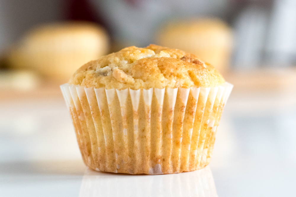 The BEST muffin recipe. This basic recipe is DELICIOUS and is made from just 6 budget ingredients. They are perfect for quick and easy desserts. They freeze well too, meaning they are perfect for lunchbox treats, afternoon snacks or coffee mornings | Hannah @ Thriftyish - making family life, thrifty, simple & fun